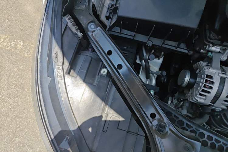 Used Roewe i6 2020 PLUS 1.6L CVT 4G Connected Glory Holographic Edition Engine Bay Right