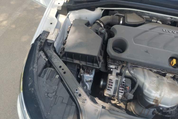 Used Roewe i6 2020 PLUS 1.6L CVT 4G Connected Glory Holographic Edition Engine Bay Right