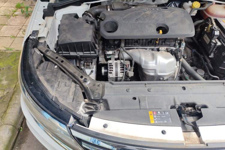 Used Roewe i6 2020 PLUS 1.6L CVT 4G Connected Glory Flagship Edition Engine Bay Right
