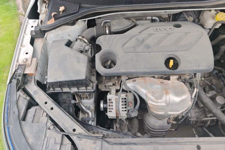 Used Roewe i6 2020 PLUS 1.6L CVT 4G Connected Glory Flagship Edition Engine Bay Right