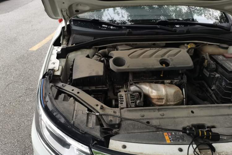 Used Roewe i6 2020 PLUS 1.6L CVT 4G Connected Glory Flagship Edition Engine Bay Right