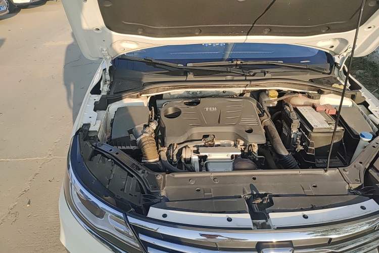 Used Roewe i6 2020 PLUS 20T TST 4G Connected Glory Flagship Edition Engine Bay Right
