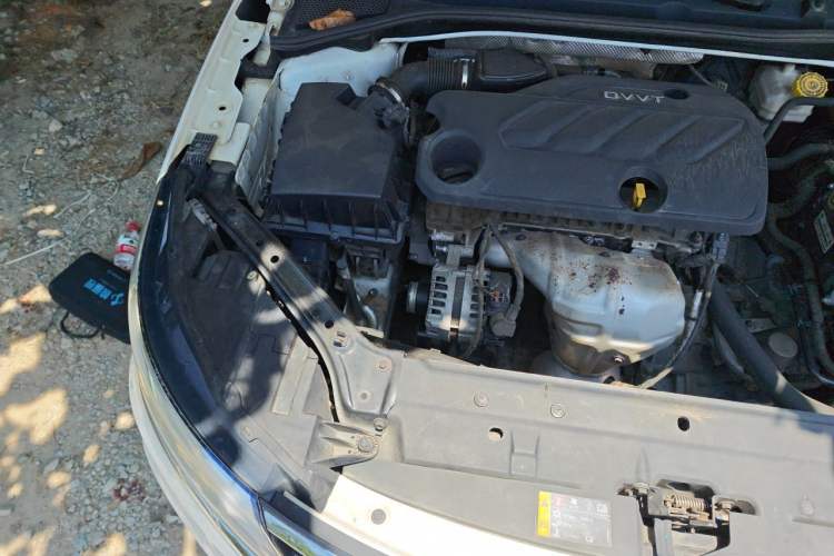 Used Roewe i6 2020 PLUS 1.6L CVT 4G Connected Glory Flagship Edition Engine Bay Right