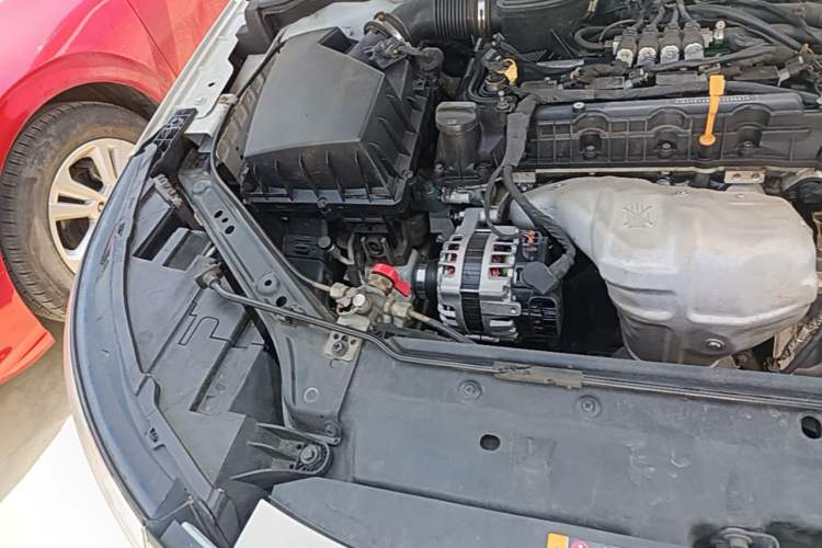 Used Roewe i6 2020 PLUS 1.6L CVT 4G Connected Glory Flagship Edition Engine Bay Right