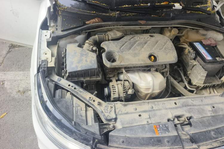 Used Roewe i6 2020 PLUS 1.6L CVT 4G Connected Glory Flagship Edition Engine Bay Right