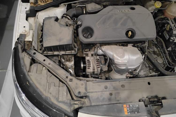 Used Roewe i6 2020 PLUS 1.6L CVT 4G Connected Glory Flagship Edition Engine Bay Right