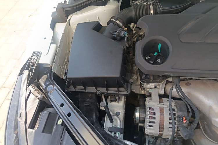 Used Roewe i6 2020 PLUS 1.6L CVT 4G Connected Glory Flagship Edition Engine Bay Right