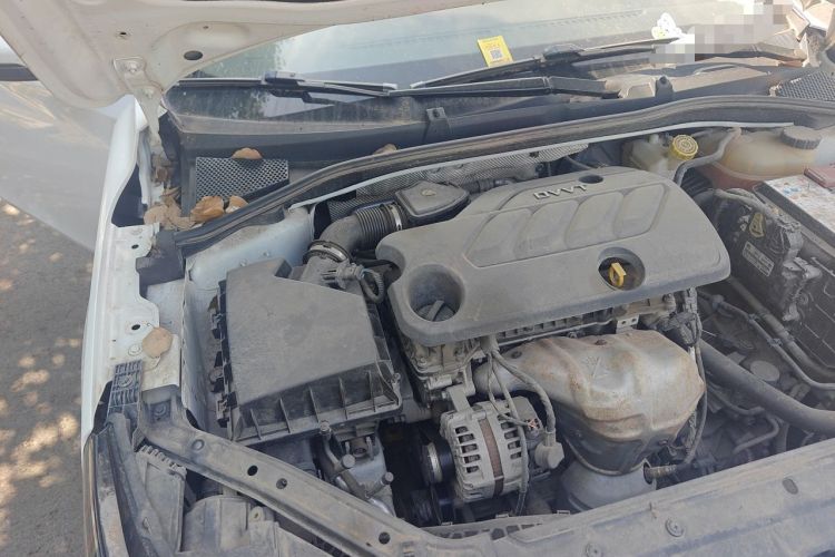 Used Roewe i6 2020 PLUS 1.6L CVT 4G Connected Glory Flagship Edition Engine Bay Right