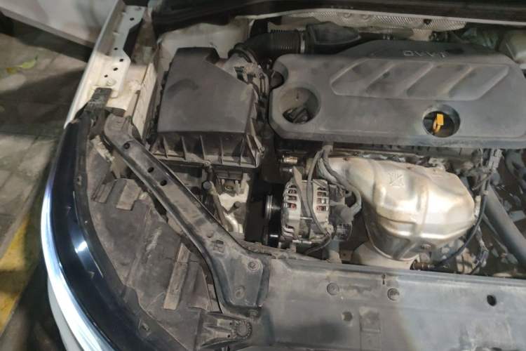 Used Roewe i6 2020 PLUS 1.6L CVT 4G Connected Glory Holographic Edition Engine Bay Right