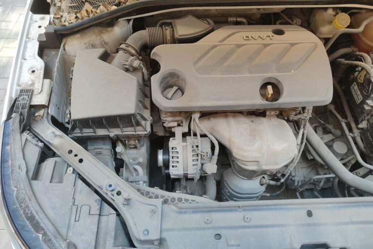 Used Roewe i6 2020 PLUS 1.6L CVT 4G Connected Glory Flagship Edition Engine Bay Right