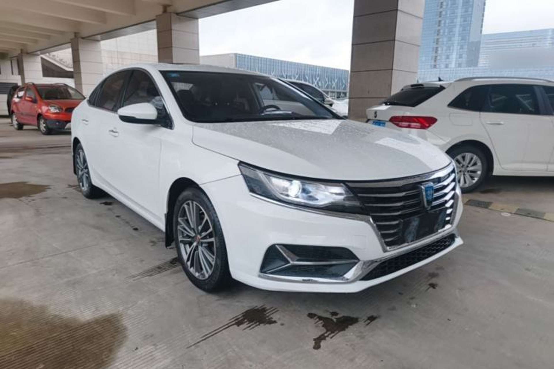 Used Roewe i6 2020 PLUS 1.6L CVT 4G Connected Glory Flagship Edition Exterior 1