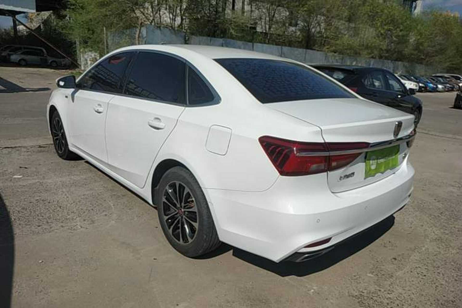 Used Roewe i6 2020 PLUS 1.6L CVT 4G Connected Glory Luxury Edition Exterior 2