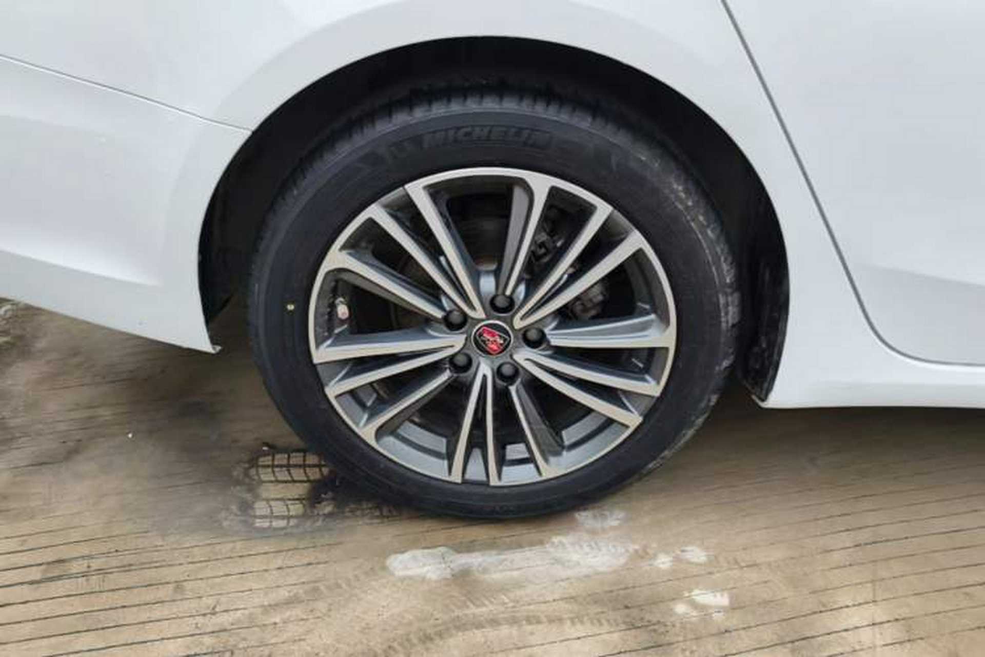Used Roewe i6 2020 PLUS 1.6L CVT 4G Connected Glory Flagship Edition Exterior 2