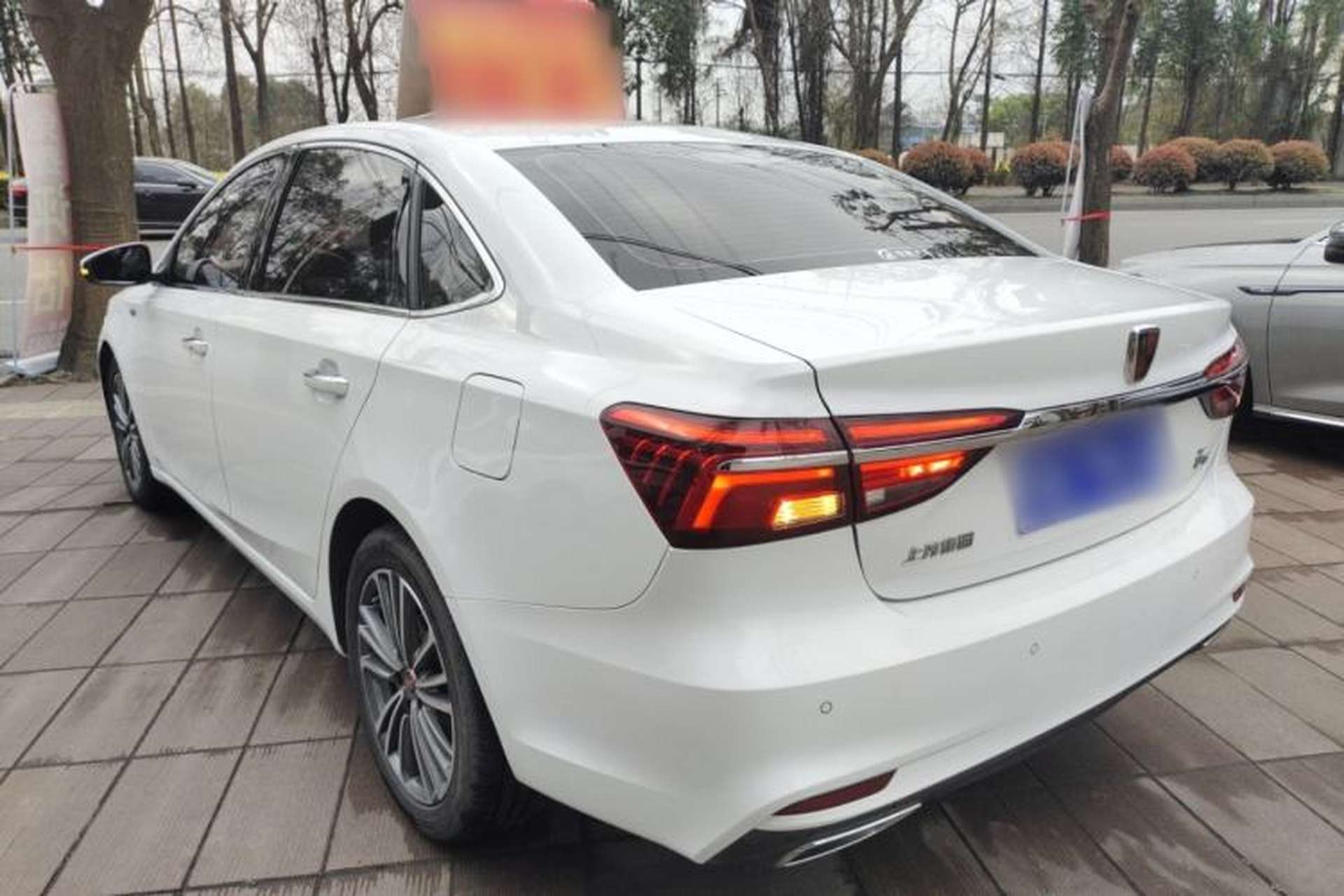 Used Roewe i6 2020 PLUS 1.6L CVT 4G Connected Glory Flagship Edition Exterior 2
