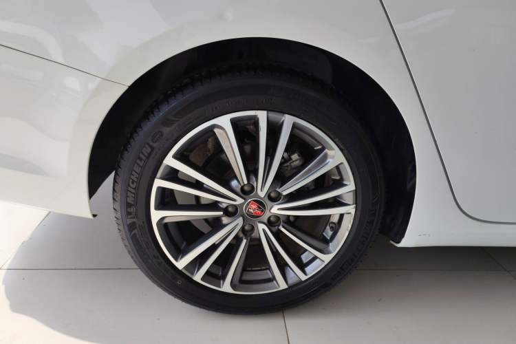 Used Roewe i6 2020 PLUS 1.6L CVT 4G Connected Glory Flagship Edition Exterior 2