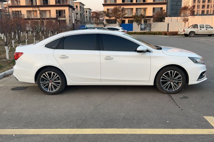 Used Roewe i6 2020 PLUS 1.6L CVT 4G Connected Glory Flagship Edition Exterior 2