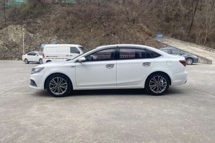 Used Roewe i6 2020 PLUS 1.6L CVT 4G Connected Glory Flagship Edition Exterior 2