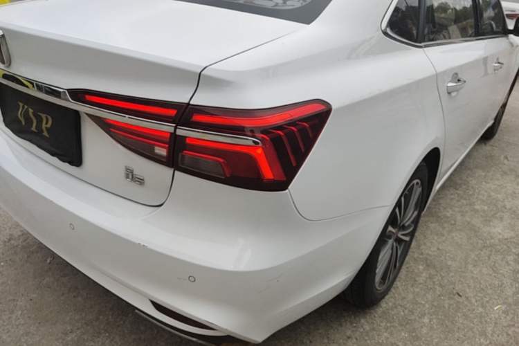 Used Roewe i6 2020 PLUS 1.6L CVT 4G Connected Glory Flagship Edition Exterior 3