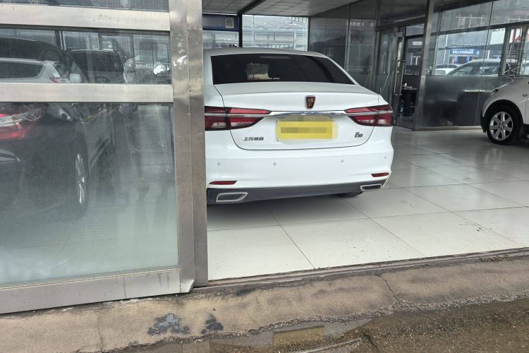 Used Roewe i6 2020 PLUS 1.6L CVT 4G Connected Glory Flagship Edition Exterior 3