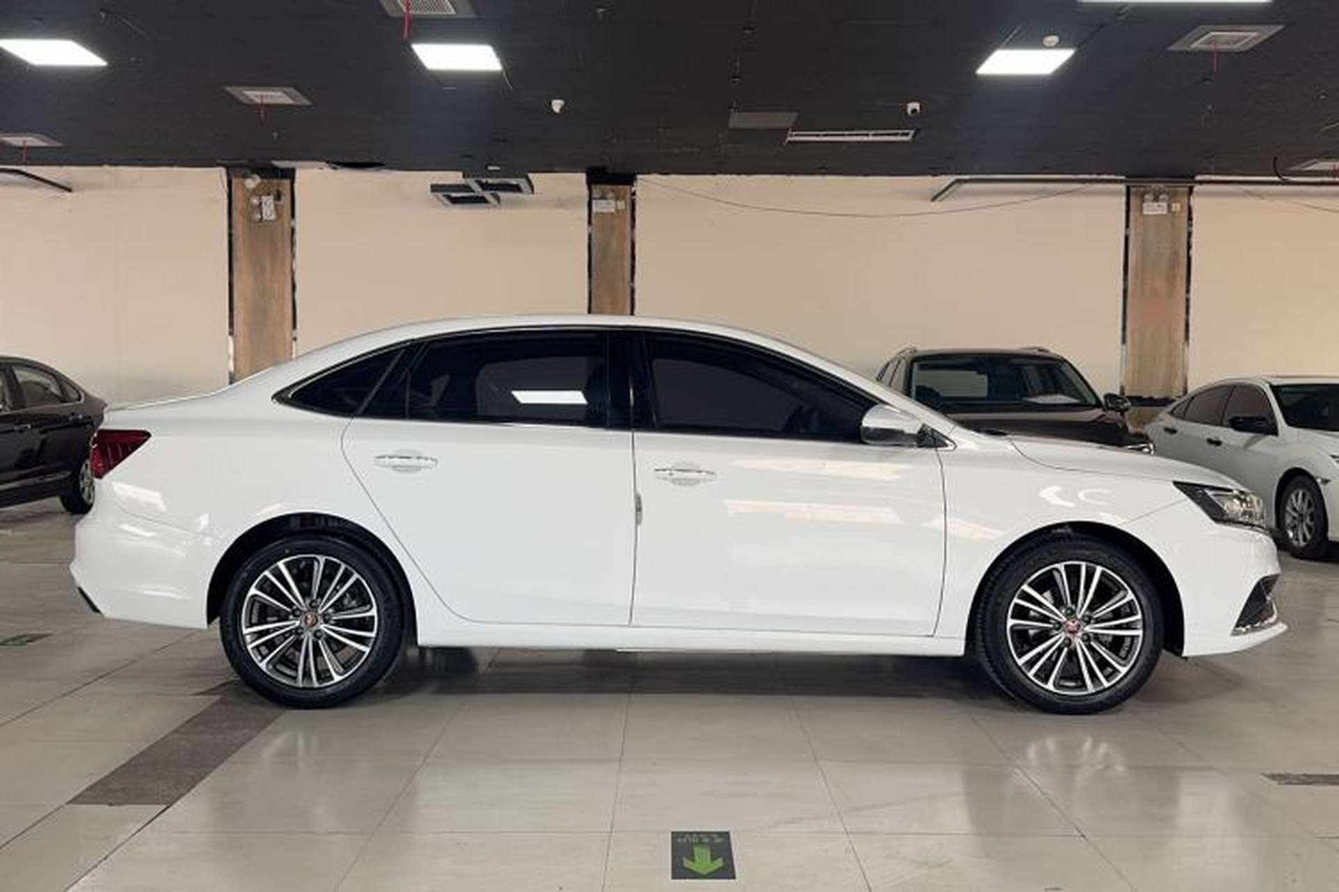 Used Roewe i6 2020 PLUS 1.6L CVT 4G Connected Glory Flagship Edition Exterior 3