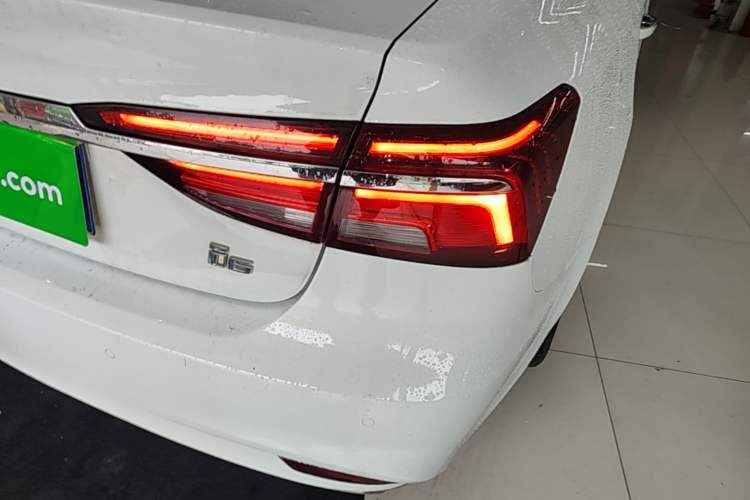 Used Roewe i6 2020 PLUS 1.6L CVT 4G Connected Glory Flagship Edition Exterior 3