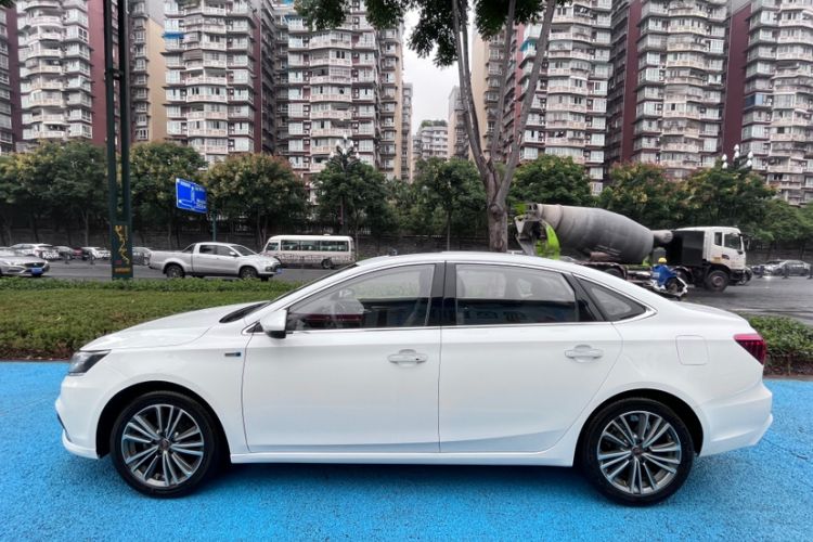Used Roewe i6 2020 PLUS 1.6L CVT 4G Connected Glory Flagship Edition Exterior 3