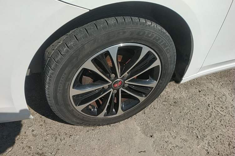 Used Roewe i6 2020 PLUS 1.6L CVT 4G Connected Glory Luxury Edition Exterior 4