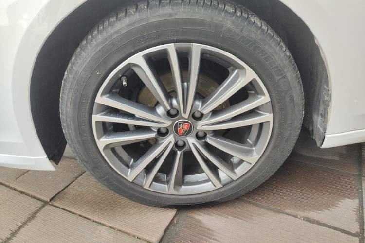 Used Roewe i6 2020 PLUS 1.6L CVT 4G Connected Glory Flagship Edition Exterior 4