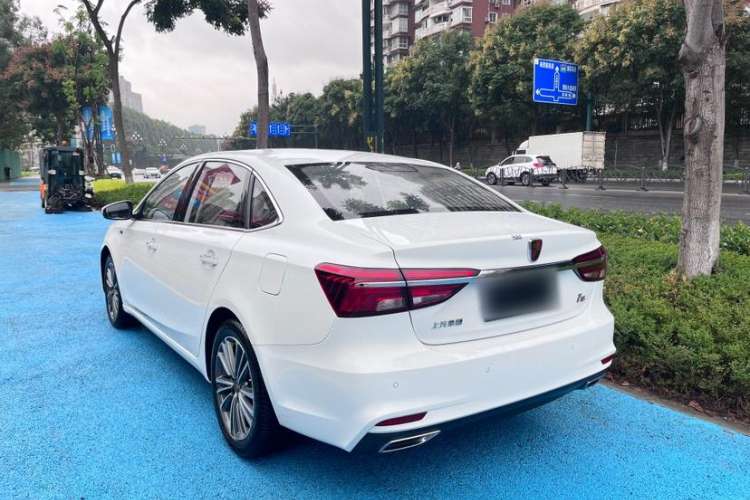 Used Roewe i6 2020 PLUS 1.6L CVT 4G Connected Glory Flagship Edition Exterior 4