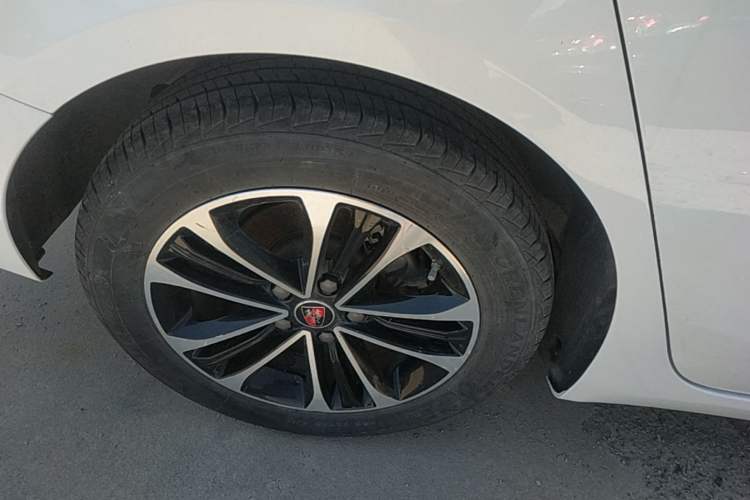 Used Roewe i6 2020 PLUS 1.6L CVT 4G Connected Glory Luxury Edition Exterior 5