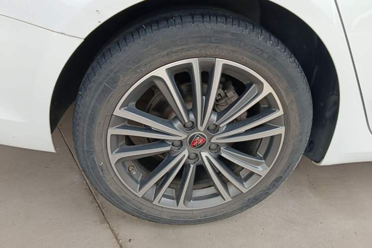Used Roewe i6 2020 PLUS 1.6L CVT 4G Connected Glory Flagship Edition Exterior 5