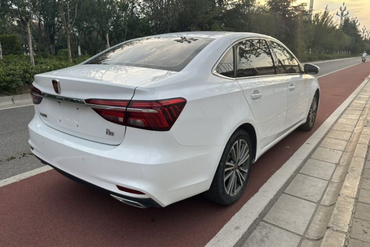 Used Roewe i6 2020 PLUS 1.6L CVT 4G Connected Glory Flagship Edition Exterior 5