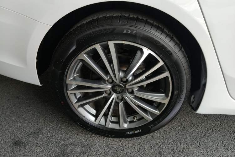 Used Roewe i6 2020 PLUS 1.6L CVT 4G Connected Glory Flagship Edition Exterior 5
