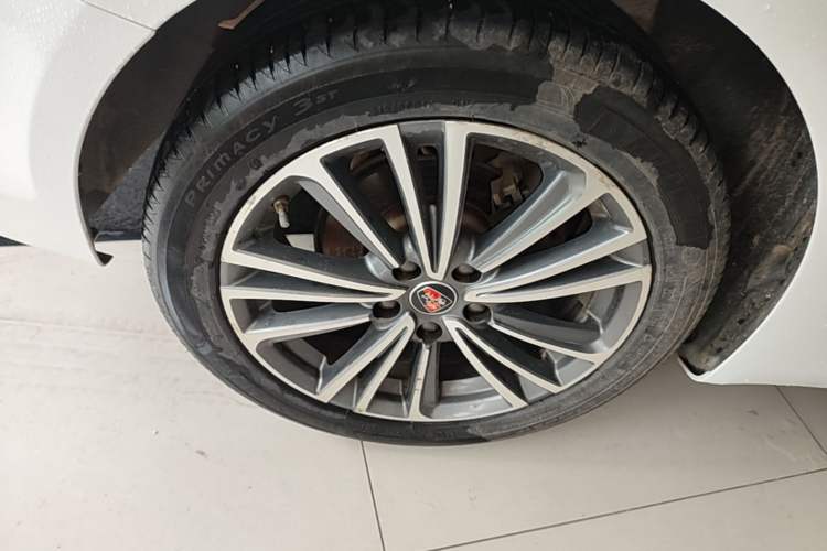Used Roewe i6 2020 PLUS 1.6L CVT 4G Connected Glory Flagship Edition Exterior 5