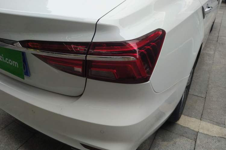 Used Roewe i6 2020 PLUS 1.6L CVT 4G Connected Glory Flagship Edition Exterior 6