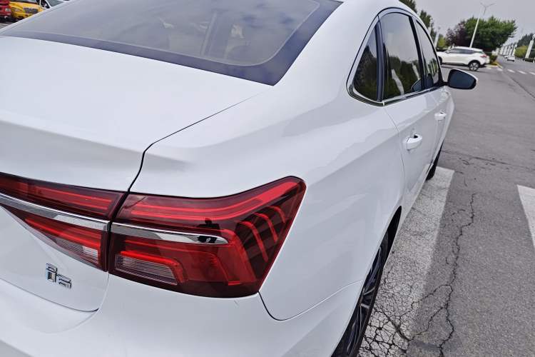 Used Roewe i6 2020 PLUS 1.6L CVT 4G Connected Glory Luxury Edition Exterior 6