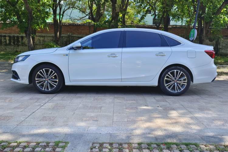 Used Roewe i6 2020 PLUS 1.6L CVT 4G Connected Glory Flagship Edition Exterior 8