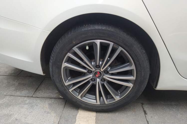 Used Roewe i6 2020 PLUS 1.6L CVT 4G Connected Glory Flagship Edition Exterior 8