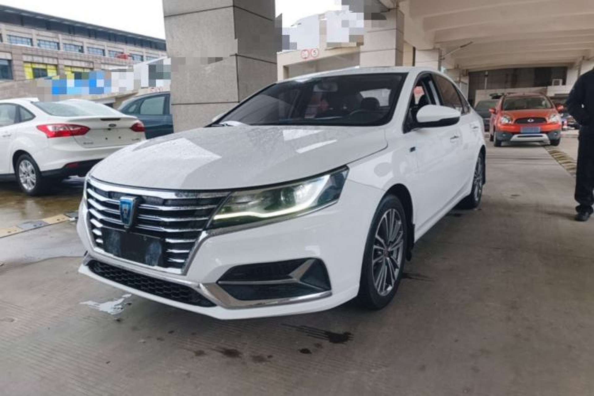 Used Roewe i6 2020 PLUS 1.6L CVT 4G Connected Glory Flagship Edition Front Left 45 Deg