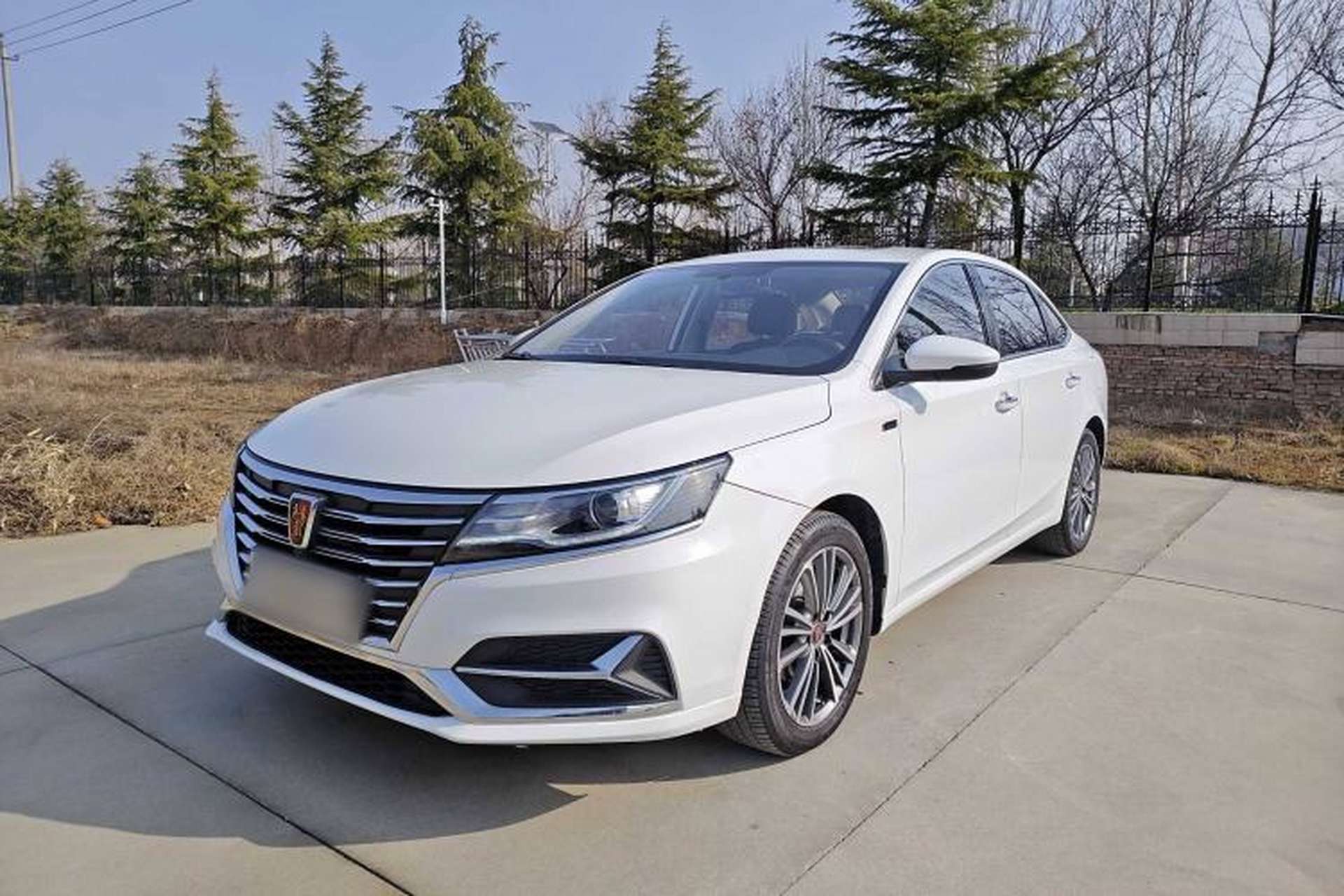 Used Roewe i6 2020 PLUS 1.6L CVT 4G Connected Glory Flagship Edition Front Left 45 Deg