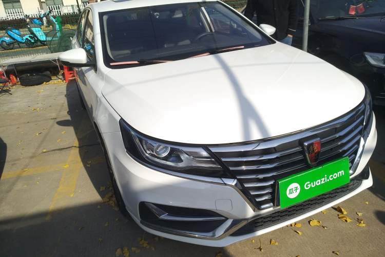 Used Roewe i6 2020 PLUS 1.6L CVT 4G Connected Glory Flagship Edition Front Right 45 Deg