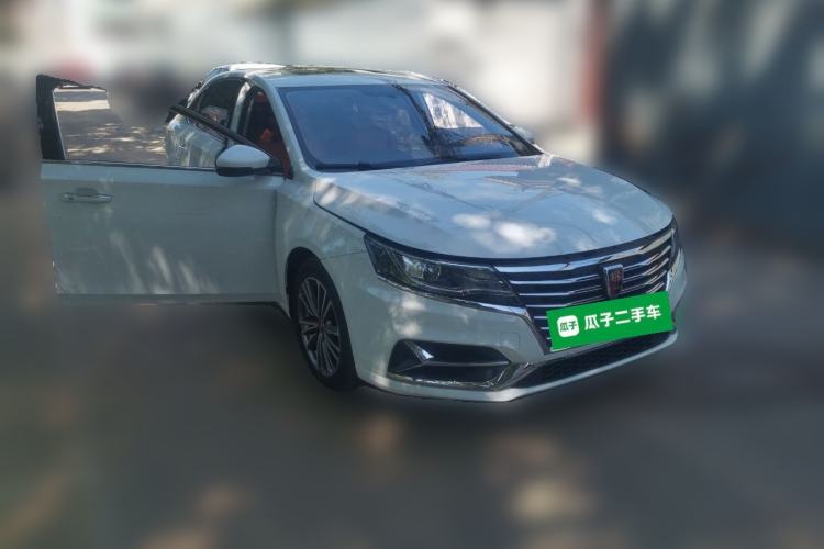 Used Roewe i6 2020 PLUS 1.6L CVT 4G Connected Glory Holographic Edition Front Right 45 Deg