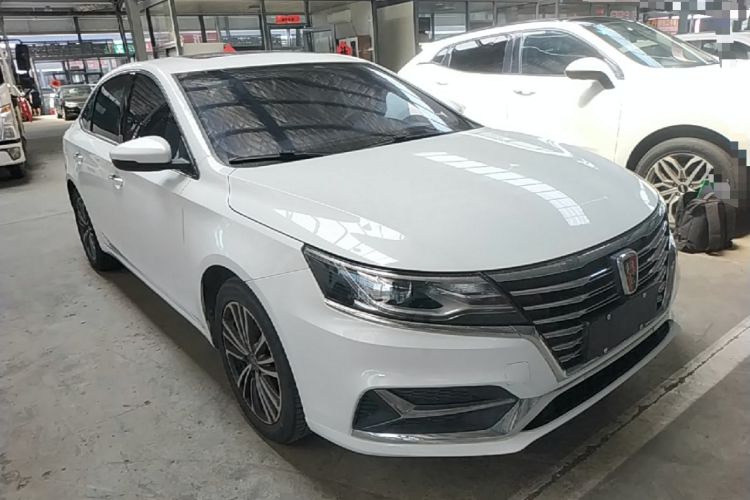 Used Roewe i6 2020 PLUS 1.6L Manual 4G Connect Glory Flagship Edition Front Right 45 Deg