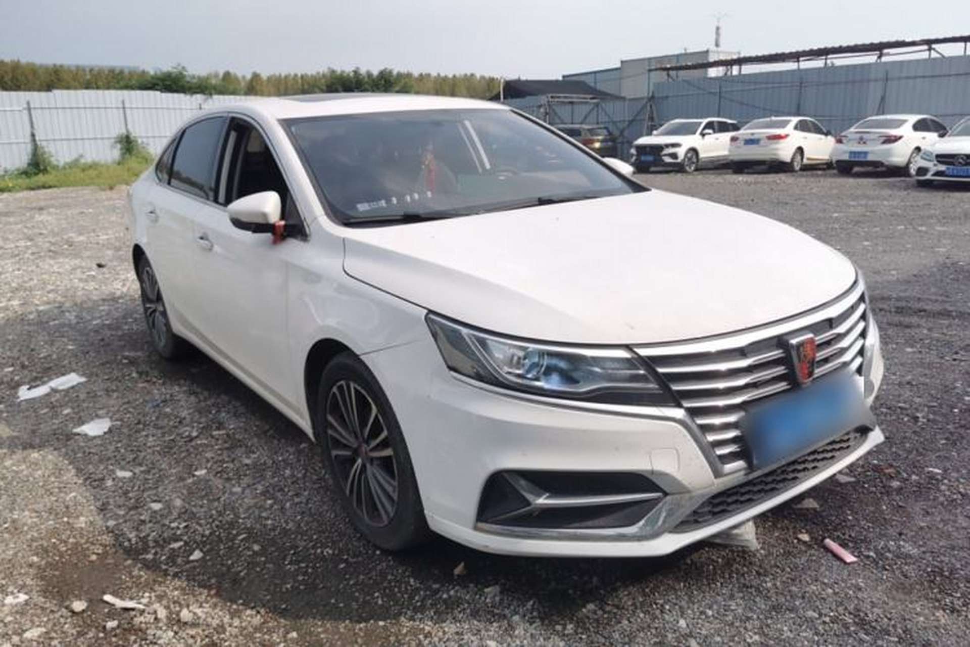 Used Roewe i6 2020 PLUS 1.6L CVT 4G Connected Glory Flagship Edition Front Right 45 Deg