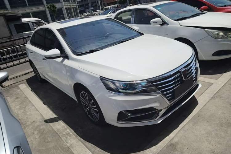 Used Roewe i6 2020 PLUS 1.6L Manual 4G Connect Glory Flagship Edition Front Right 45 Deg