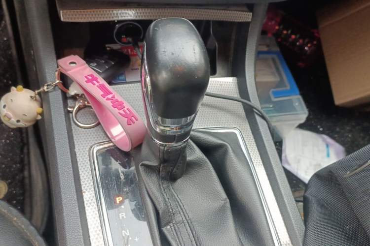 Used Roewe i6 2020 PLUS 1.6L CVT 4G Connected Glory Flagship Edition Gear Lever