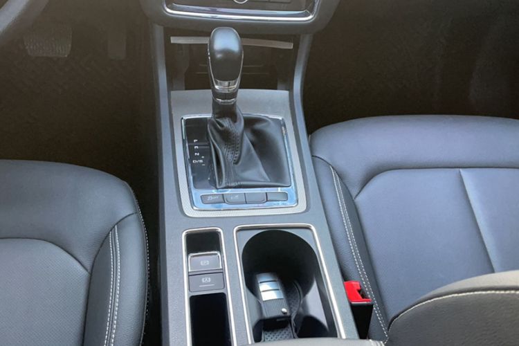 Used Roewe i6 2020 PLUS 1.6L CVT 4G Connected Glory Flagship Edition Gear Lever