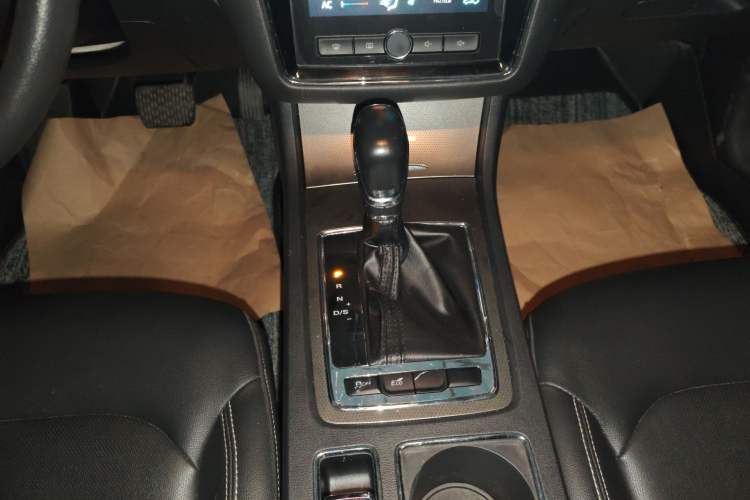 Used Roewe i6 2020 PLUS 1.6L CVT 4G Connected Glory Flagship Edition Gear Lever