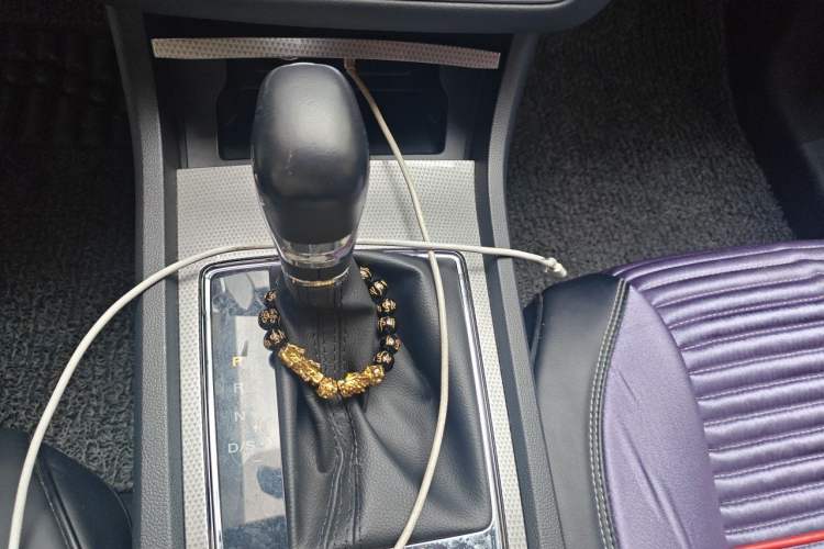Used Roewe i6 2020 PLUS 1.6L CVT 4G Connected Glory Flagship Edition Gear Lever