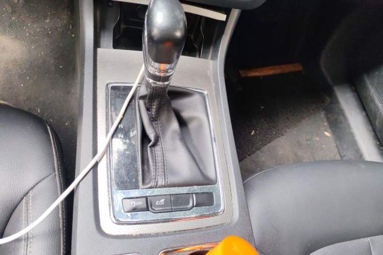 Used Roewe i6 2020 PLUS 1.6L CVT 4G Connected Glory Flagship Edition Gear Lever